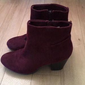 Old Navy Maroon High Ankle Heeled Boots - Size 9